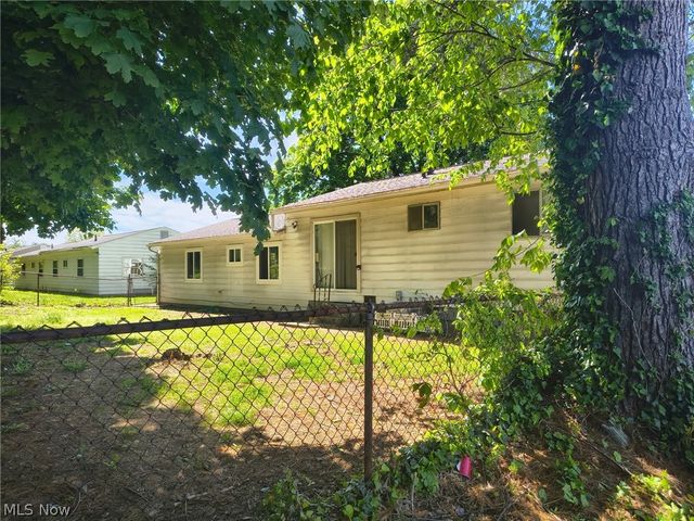 2347-2349 Nicholas Avenue, Akron, OH 44305