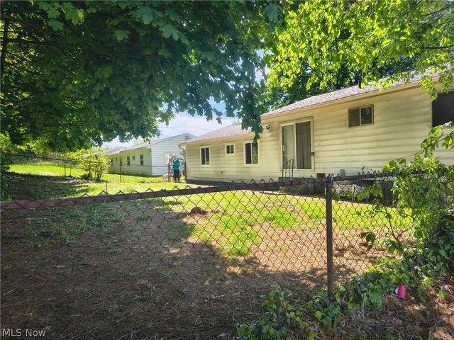 2347-2349 Nicholas Avenue, Akron, OH 44305