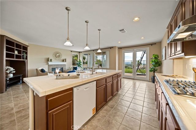 28521 Meadow Heights Court, Canyon Country, CA 91387