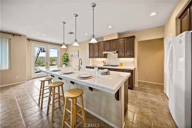 28521 Meadow Heights Court, Canyon Country, CA 91387