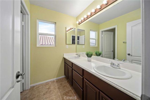 28521 Meadow Heights Court, Canyon Country, CA 91387