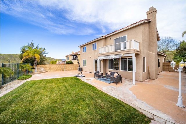 28521 Meadow Heights Court, Canyon Country, CA 91387