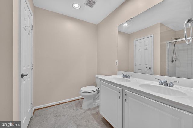 5902 IANS WAY, Alexandria, VA 22315