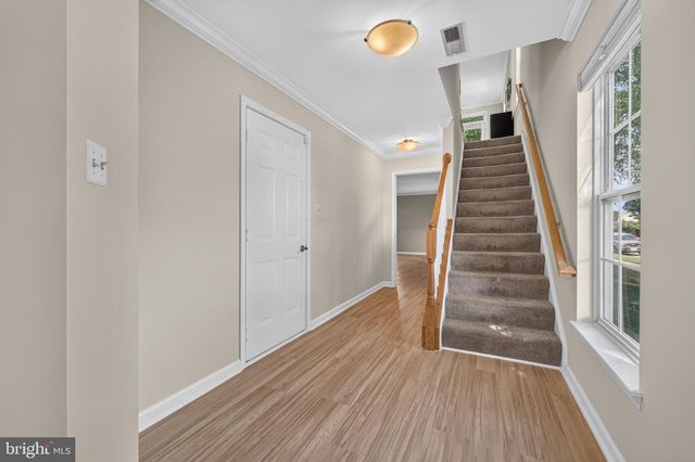 5902 IANS WAY, Alexandria, VA 22315