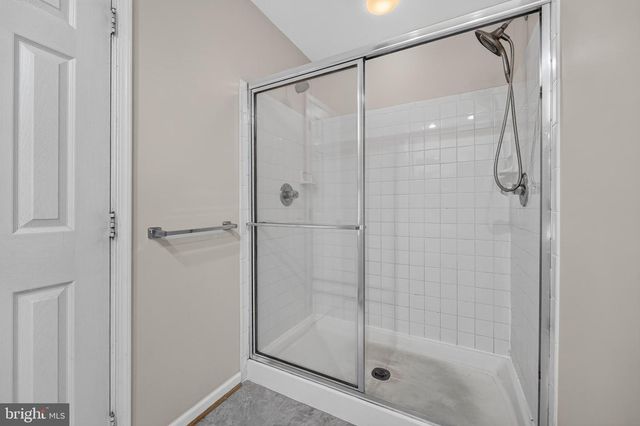 5902 IANS WAY, Alexandria, VA 22315