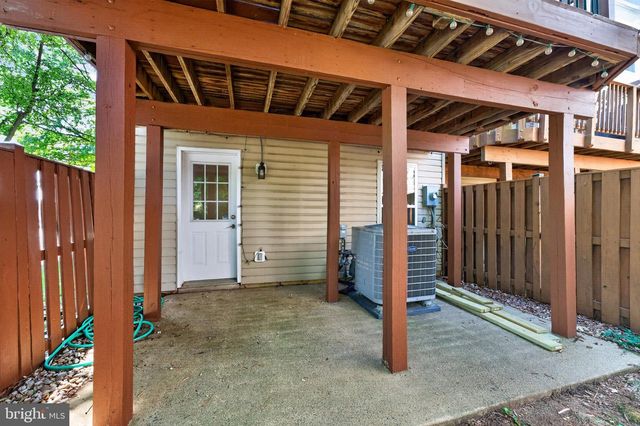 5902 IANS WAY, Alexandria, VA 22315