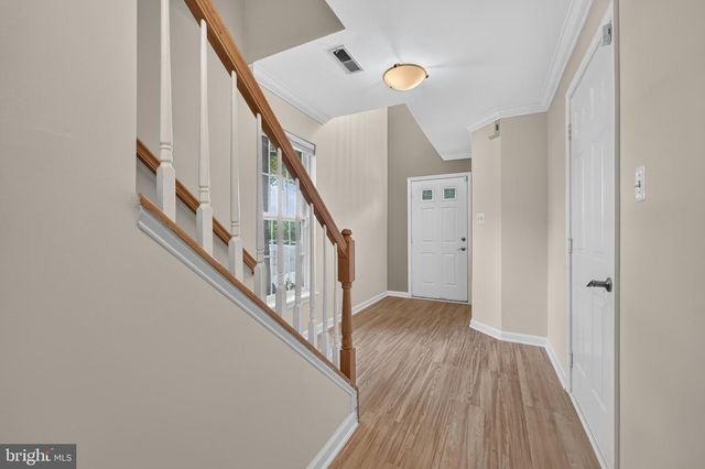 5902 IANS WAY, Alexandria, VA 22315