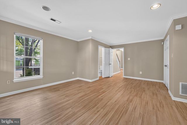 5902 IANS WAY, Alexandria, VA 22315