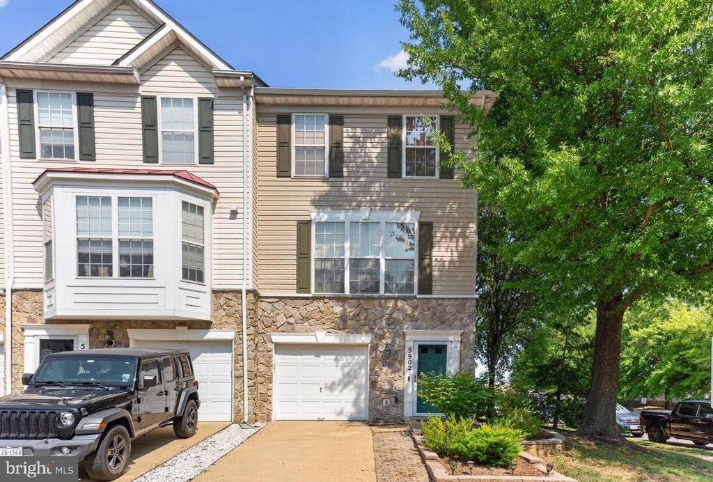 5902 IANS WAY, Alexandria, VA 22315