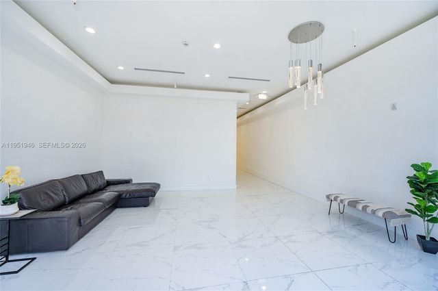 10450 NW 33rd St 308, Doral, FL 33172