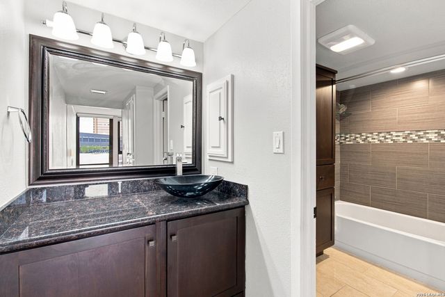 7701 Wurzbach Rd Apt 701, San Antonio, TX 78229