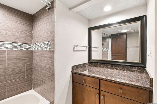 7701 Wurzbach Rd Apt 701, San Antonio, TX 78229