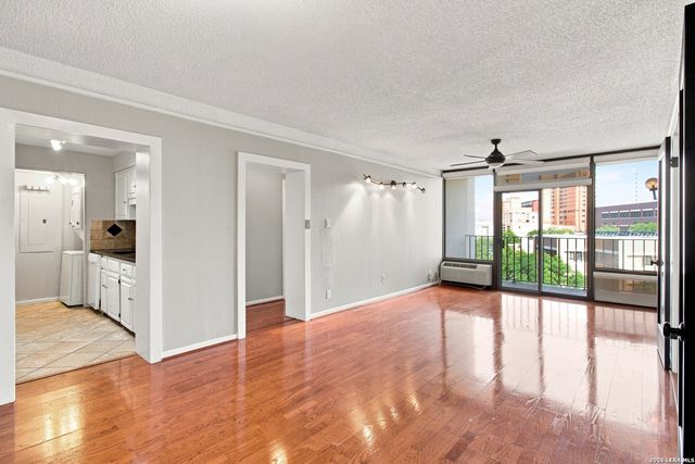7701 Wurzbach Rd Apt 701, San Antonio, TX 78229
