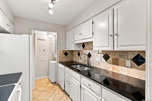 7701 Wurzbach Rd Apt 701, San Antonio, TX 78229