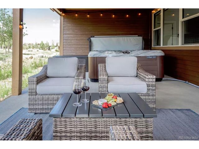 535 Elk Track Cir, Granby, CO 80446