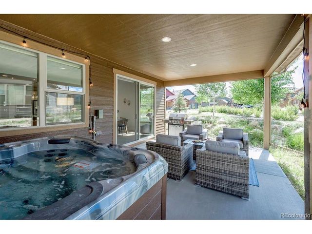 535 Elk Track Cir, Granby, CO 80446