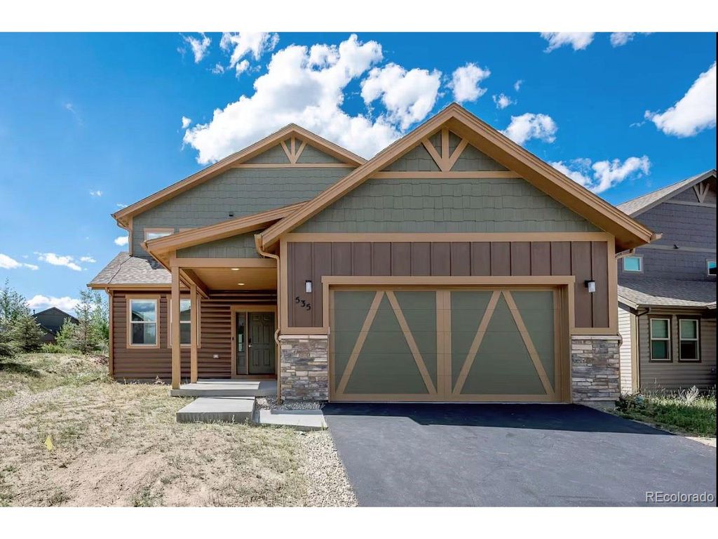 535 Elk Track Cir, Granby, CO 80446