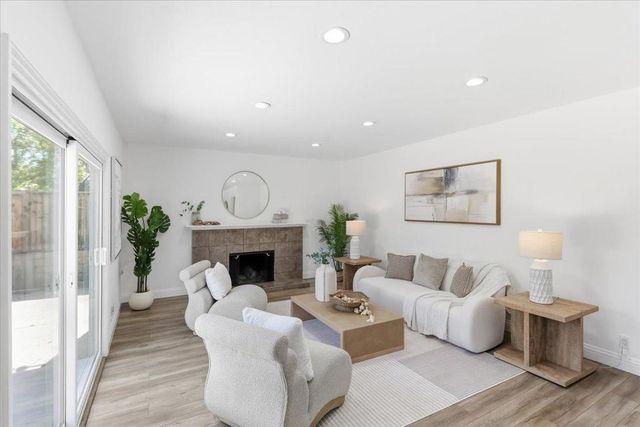 2078 Admiral Pl, San Jose, CA 95133