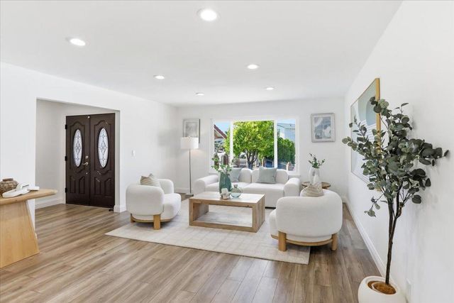 2078 Admiral Pl, San Jose, CA 95133