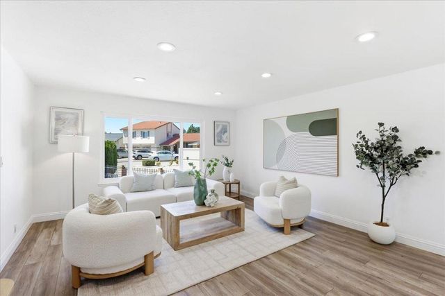 2078 Admiral Pl, San Jose, CA 95133