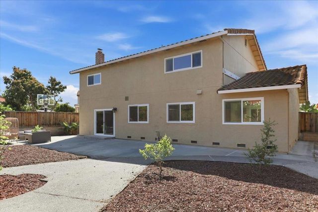 2078 Admiral Pl, San Jose, CA 95133