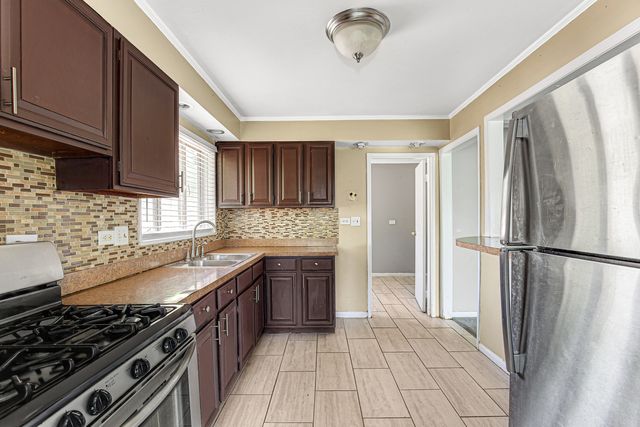 431 Lakewood Boulevard, Park Forest, IL 60466
