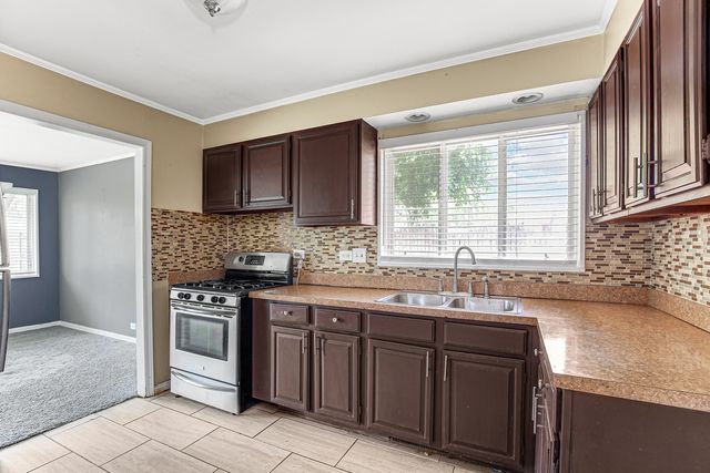 431 Lakewood Boulevard, Park Forest, IL 60466