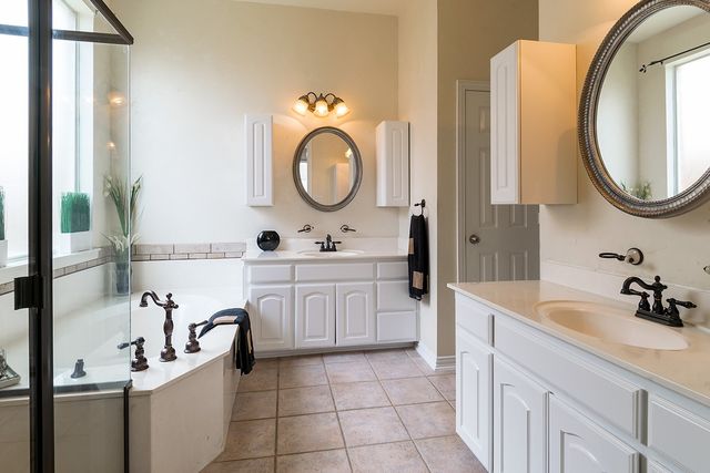 7712 Brookview Court, Irving, TX 75063