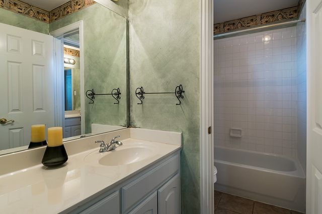 7712 Brookview Court, Irving, TX 75063