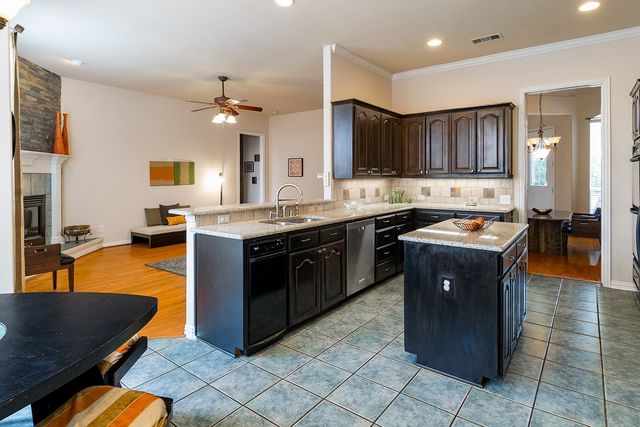 7712 Brookview Court, Irving, TX 75063