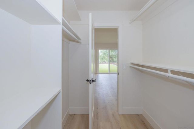 807 Poinsettia Ave, Vista, CA 92081