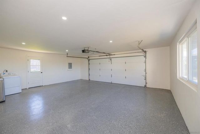 807 Poinsettia Ave, Vista, CA 92081