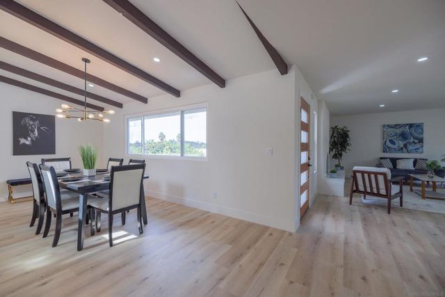 807 Poinsettia Ave, Vista, CA 92081