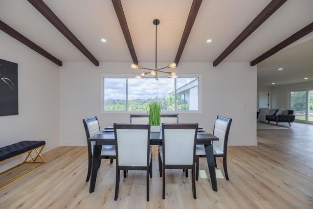 807 Poinsettia Ave, Vista, CA 92081