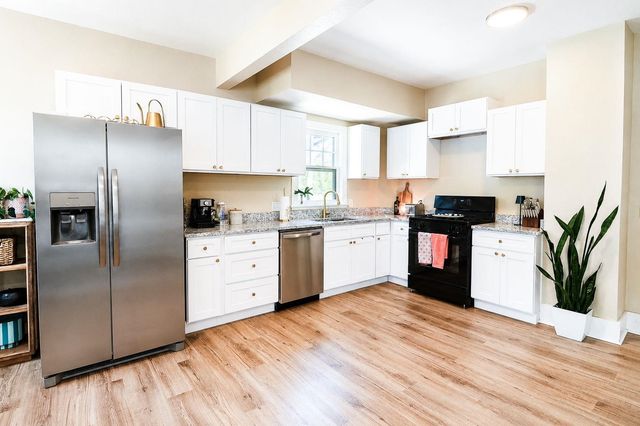3049 S Old Lawrence Rd, Wichita, KS 67217