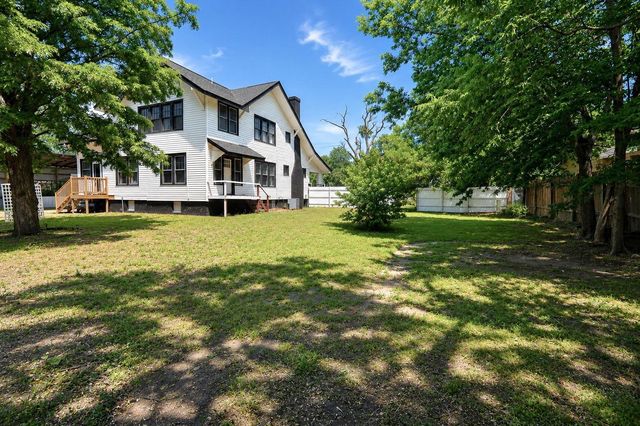 3049 S Old Lawrence Rd, Wichita, KS 67217