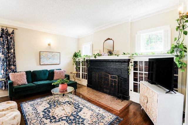 3049 S Old Lawrence Rd, Wichita, KS 67217