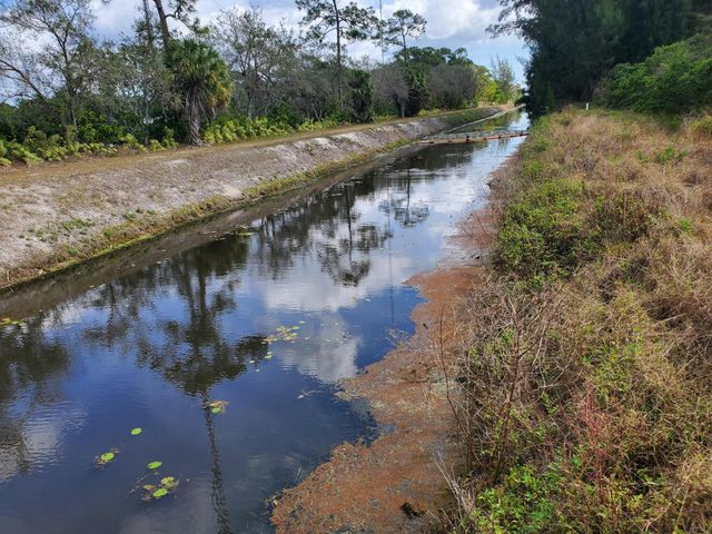 10655 61st Street S, Lake Worth, FL 33449