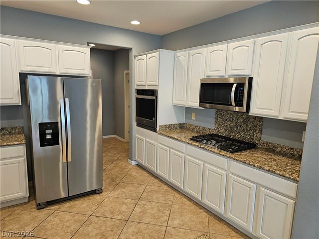 2259 Sandstone Cliffs Drive, Henderson, NV 89044