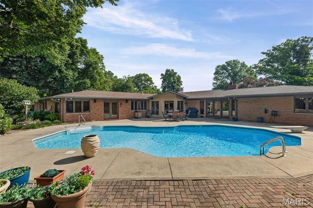 37 Ednick Drive, Swansea, IL 62226