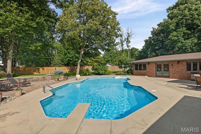 37 Ednick Drive, Swansea, IL 62226