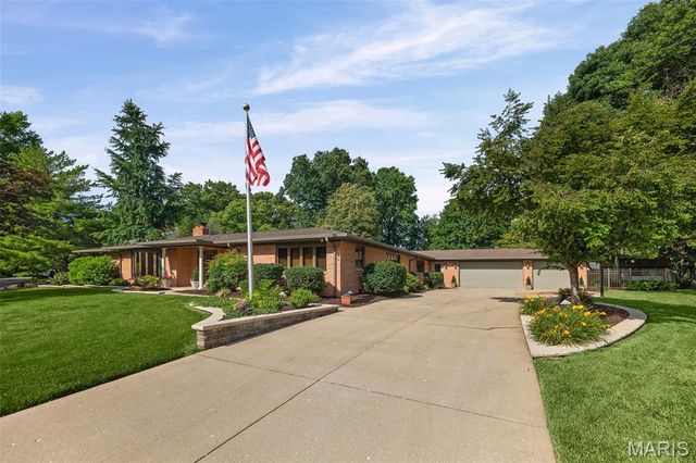 37 Ednick Drive, Swansea, IL 62226