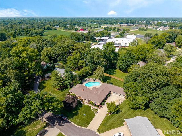 37 Ednick Drive, Swansea, IL 62226