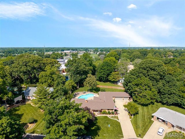 37 Ednick Drive, Swansea, IL 62226