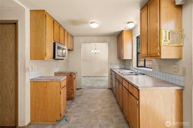 16521 92nd Avenue E, Puyallup, WA 98375