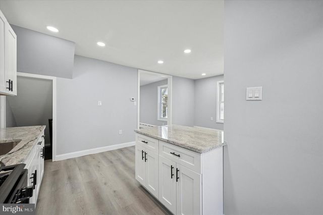 4029 VERNON RD, Drexel Hill, PA 19026