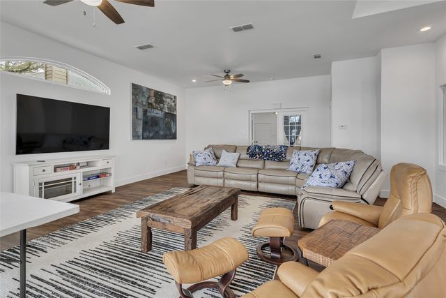 217 Casas Del Sur Street, Granbury, TX 76049
