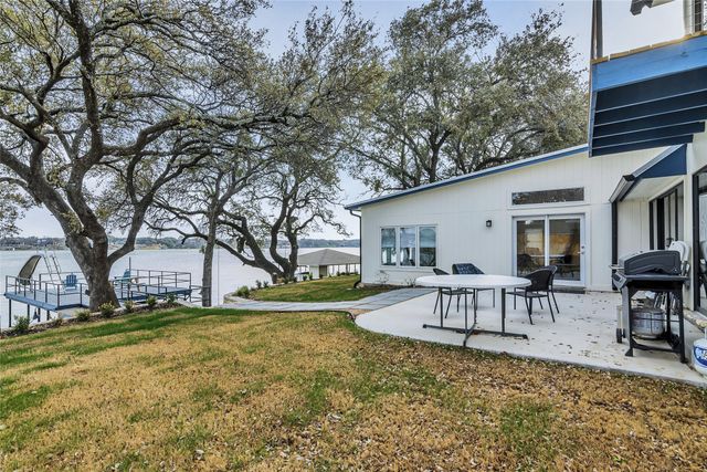 217 Casas Del Sur Street, Granbury, TX 76049