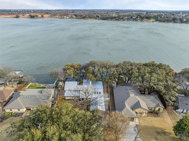 217 Casas Del Sur Street, Granbury, TX 76049