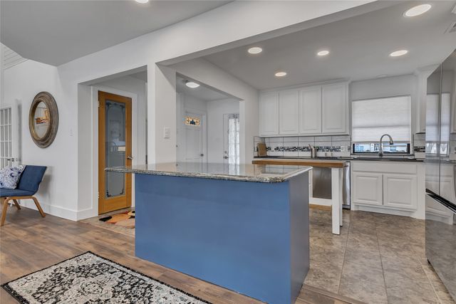 217 Casas Del Sur Street, Granbury, TX 76049